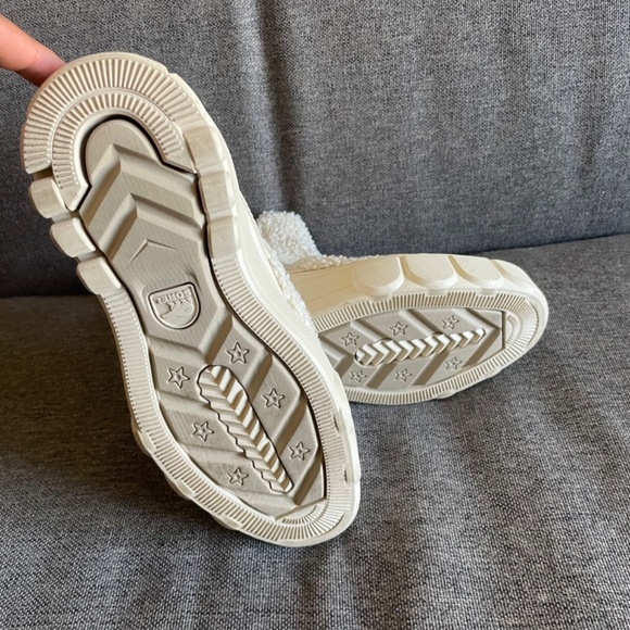 Sorel Caribou X Waterproof Chelsea Boot - Picture 11 of 11